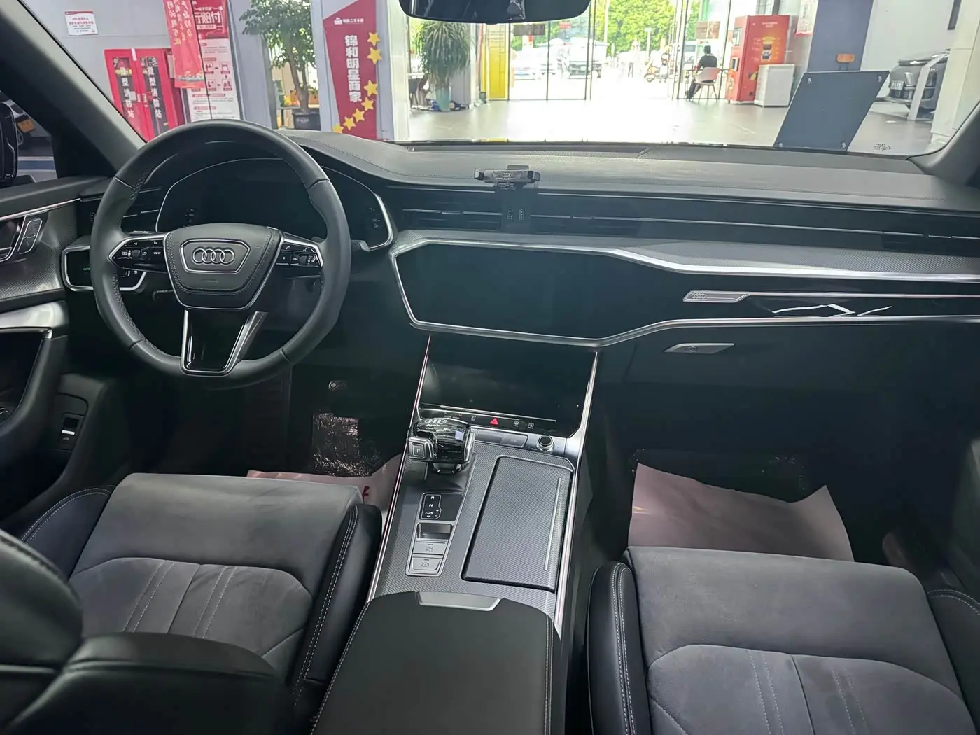 Audi A6L 2024 — Photo 8/19