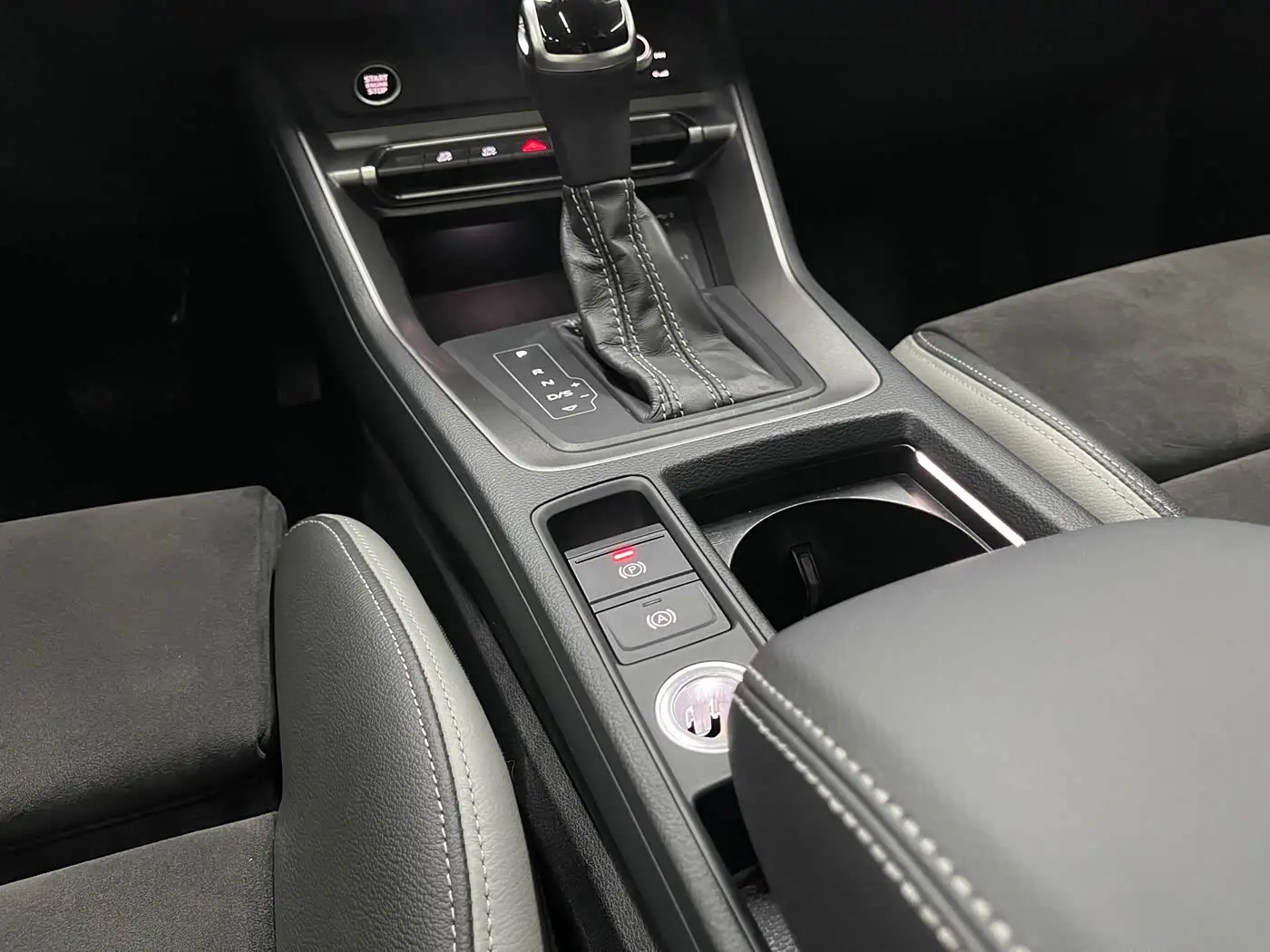 Audi Q3 2022 — Şəkil 19/20
