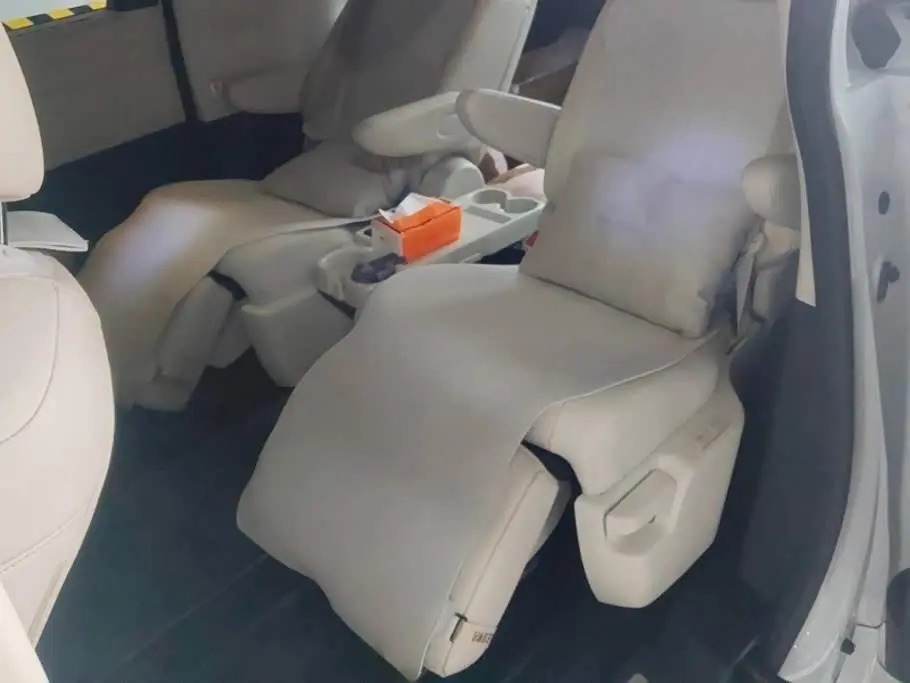 Toyota Sienna 2026 — Photo 11/16