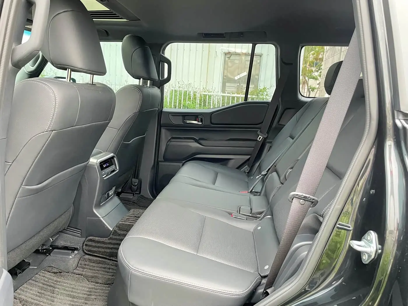 Toyota Prado 2025 — Photo 7/20