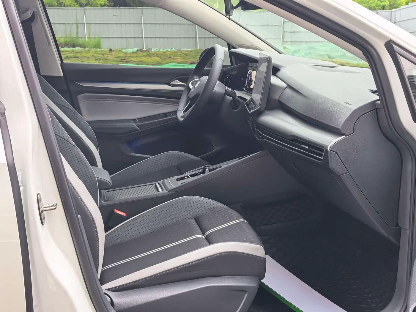 Volkswagen Golf 2025 — Şəkil 12/20