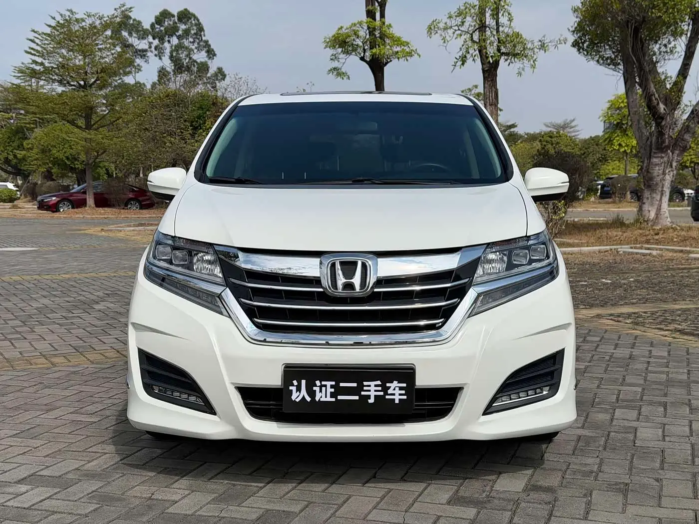 Honda Elysion 2018 — Photo 2/14