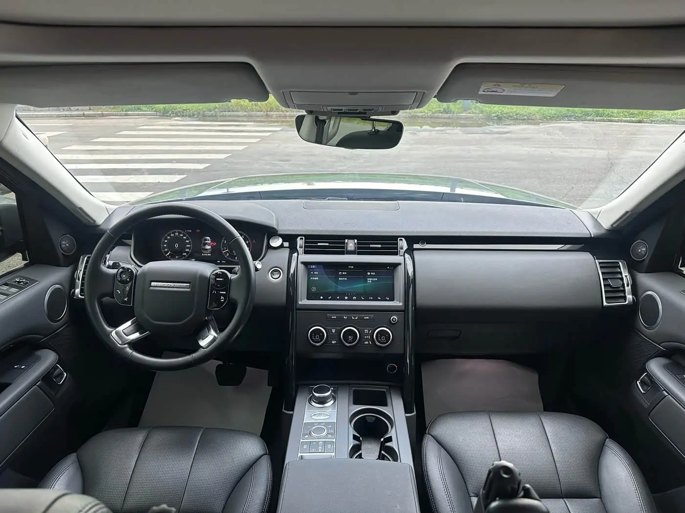 Land Rover Discovery 2020 — Фото 18/20