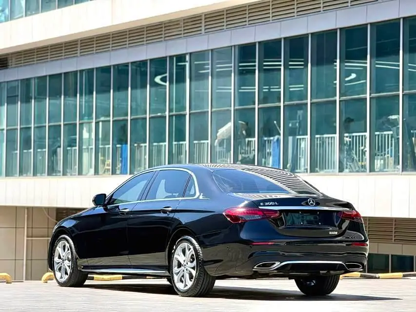 Mercedes-Benz E-Class 2023 — Şəkil 16/18
