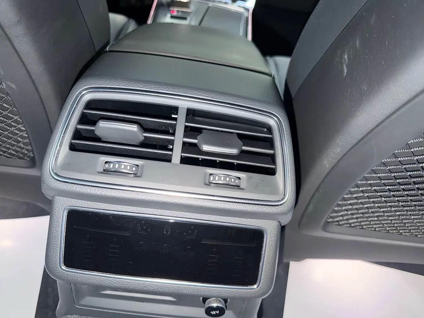 Audi A6L 2024 — Photo 16/19