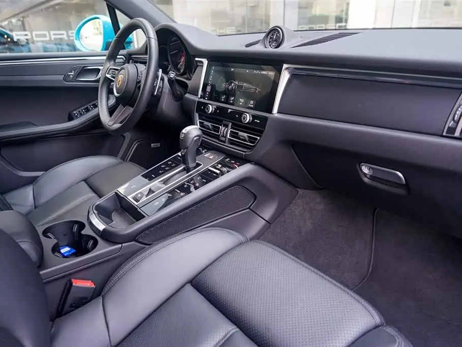 Porsche Macan 2024 — Photo 15/20