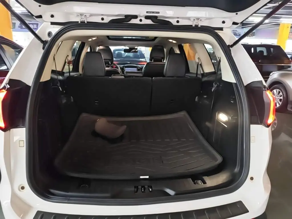 Ford Edge 2019 — Фото 19/20