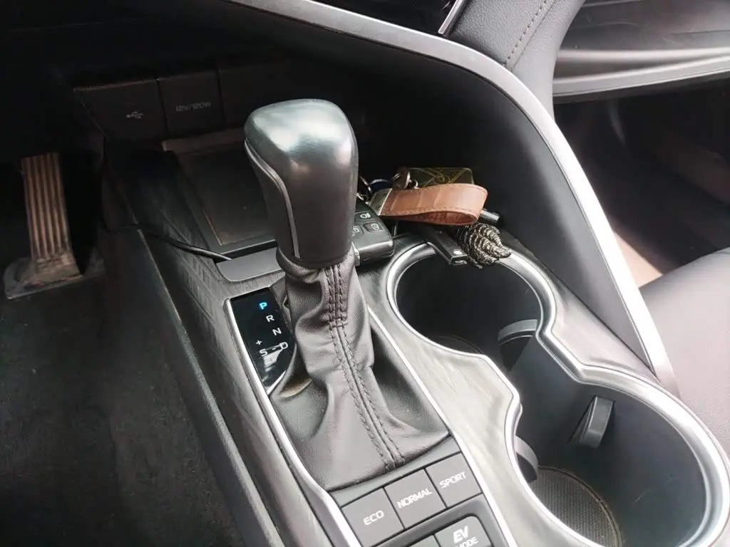 Toyota Camry 2021 — Photo 15/20
