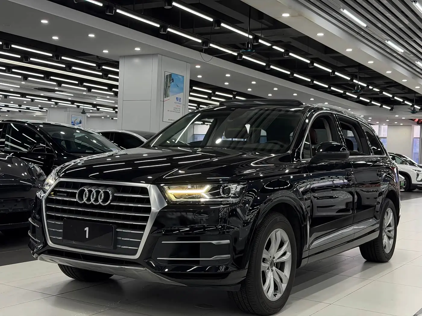 Audi Q7 2018 — Photo 1/18