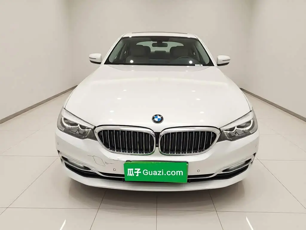 BMW 5 Series 2018 — Фото 3/20
