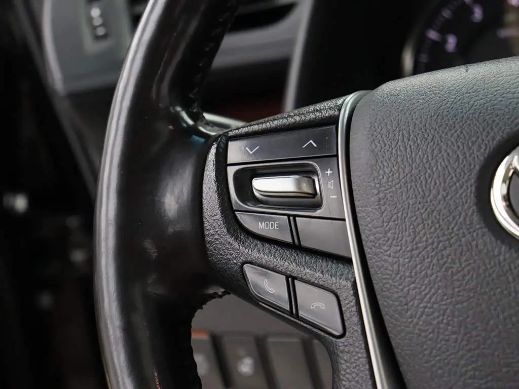 Toyota Alphard 2017 — Photo 17/20