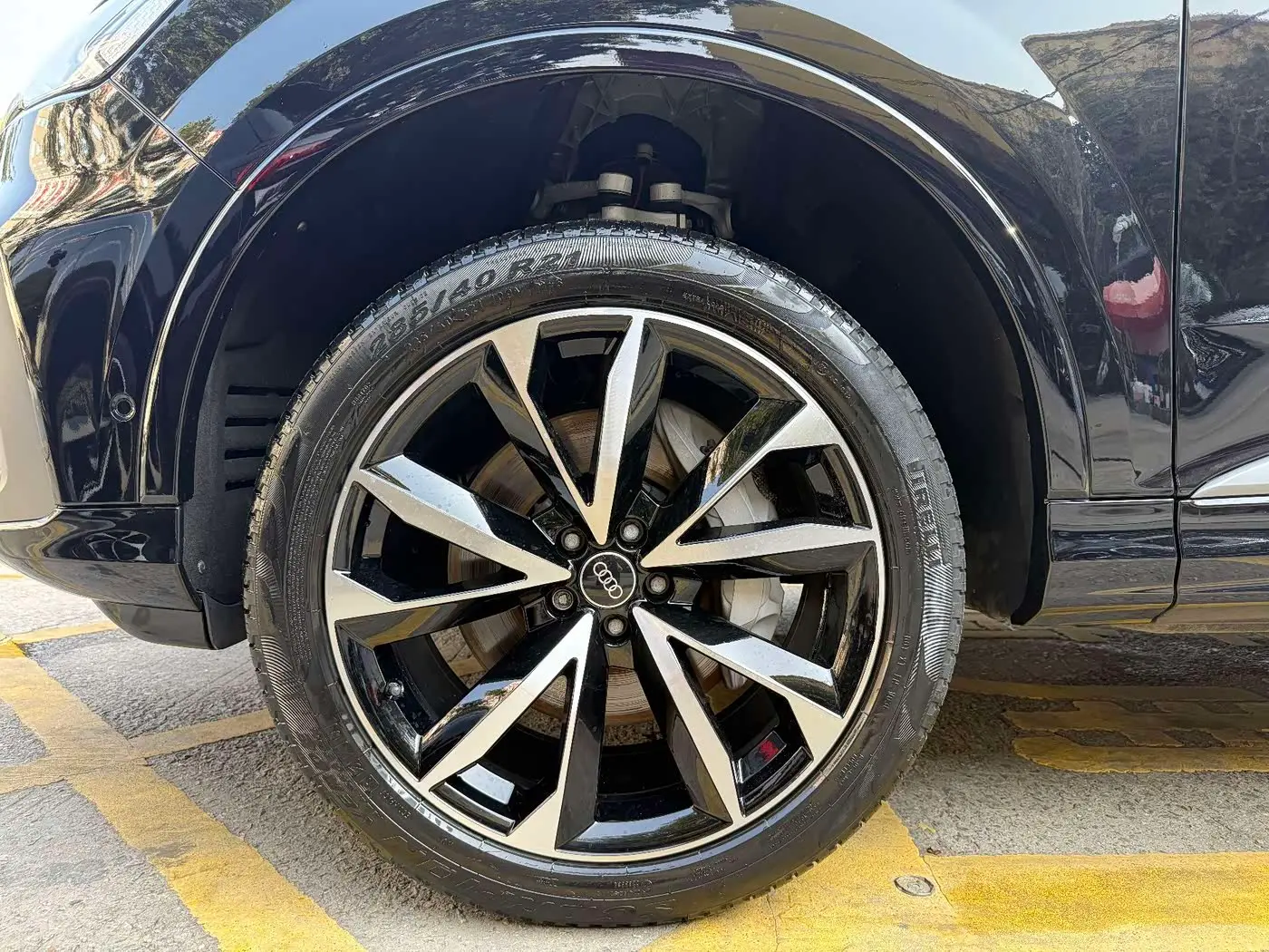 Audi Q7 2021 — Photo 18/18