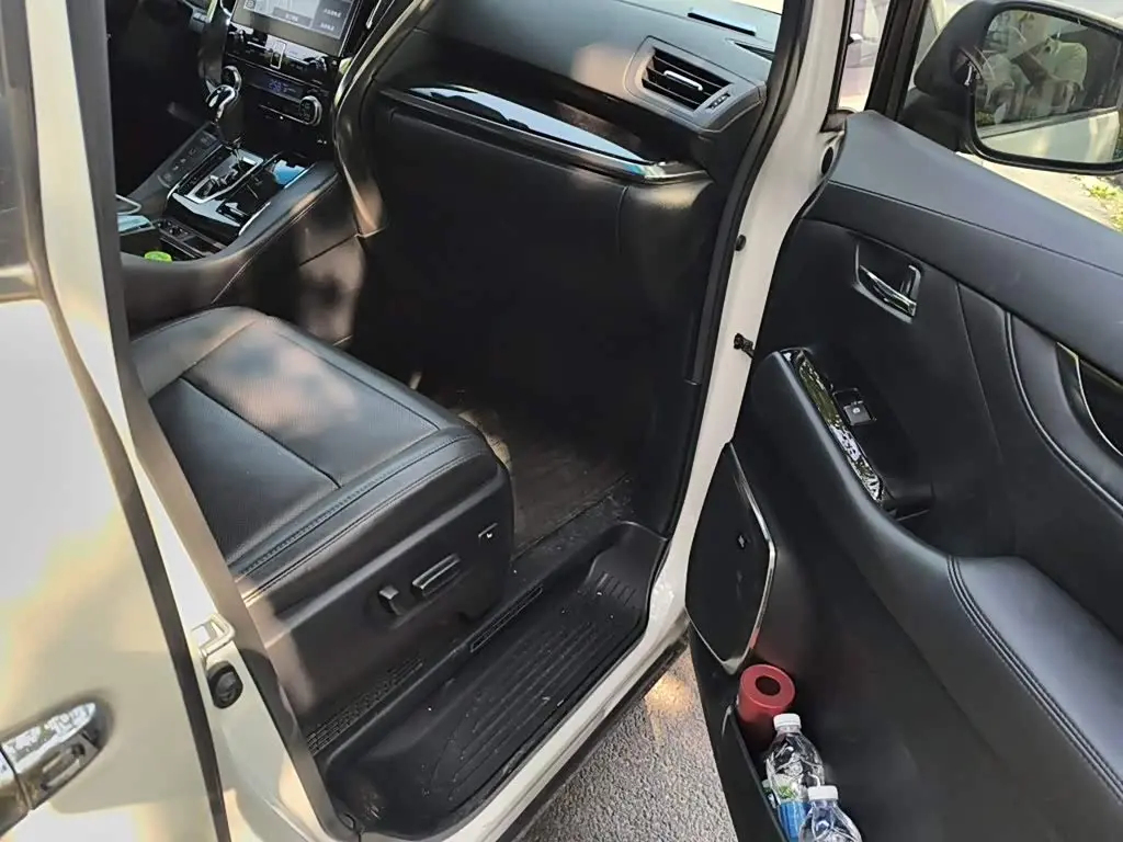 Toyota Vellfire 2020 — Photo 20/20