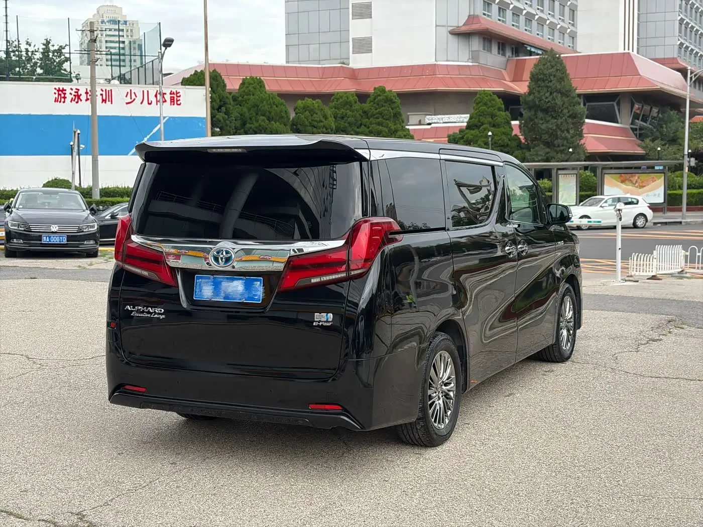 Toyota Alphard 2019 — Photo 6/14
