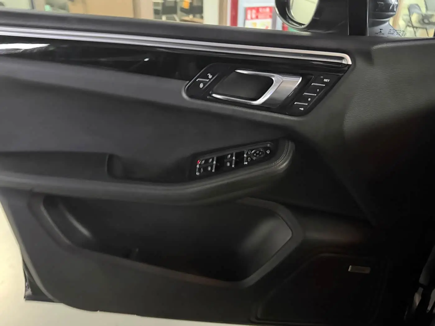 Porsche Macan 2017 — Photo 8/11