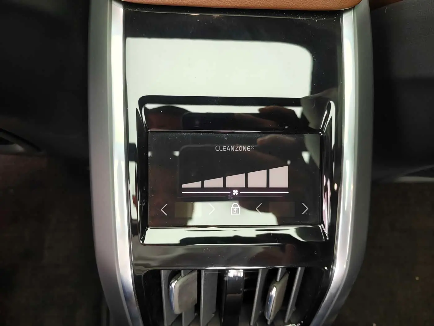 Volvo S90 2025 — Photo 12/17