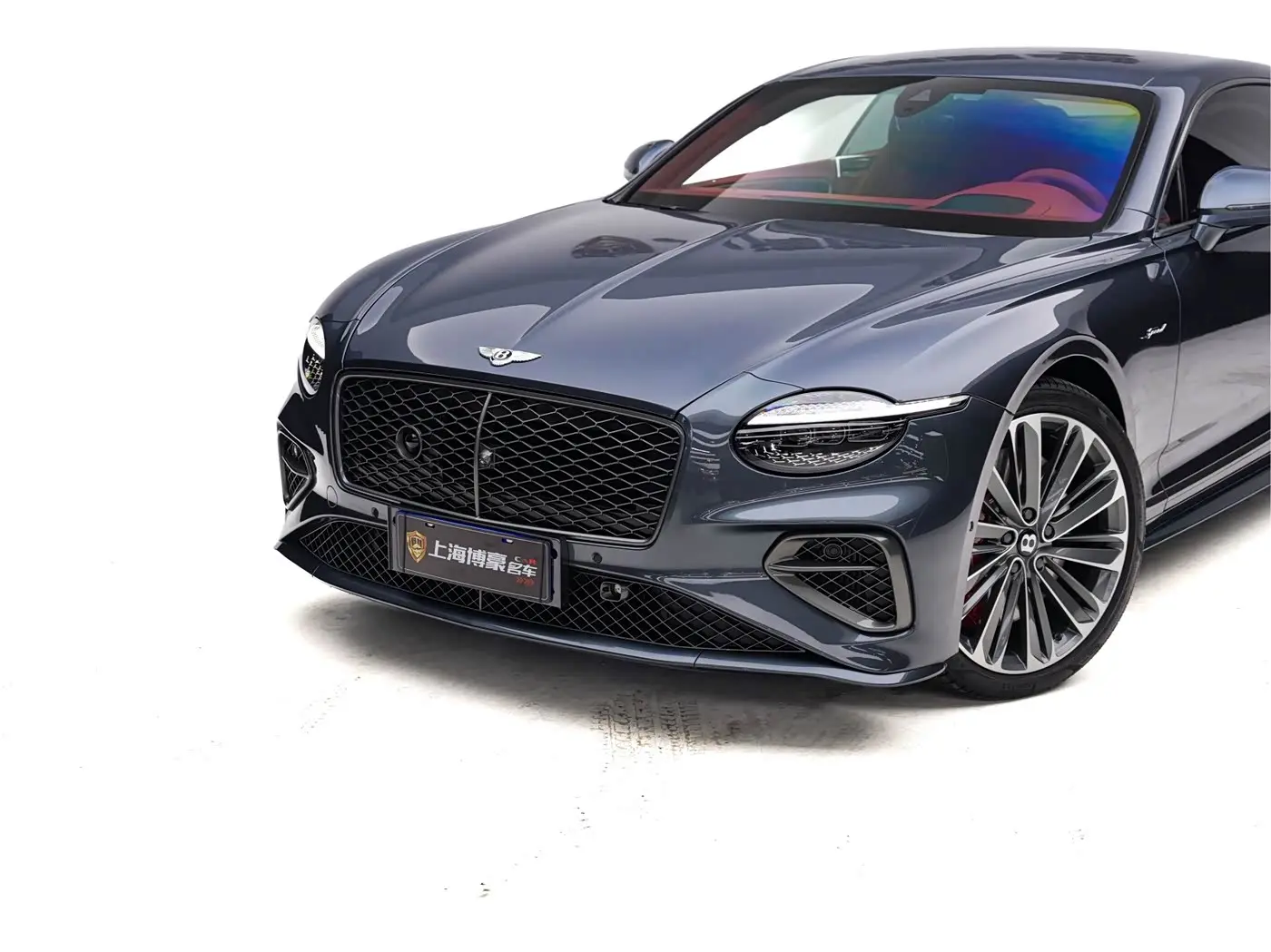 Bentley Continental Plug-in Hybrid 2025 — Фото 9/20