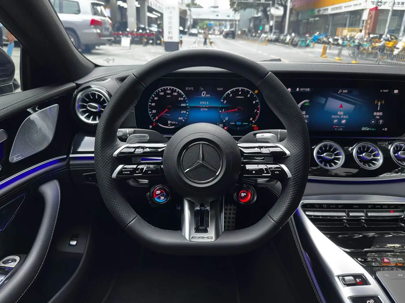 Mercedes-Benz AMG GT 2023 — Photo 9/15
