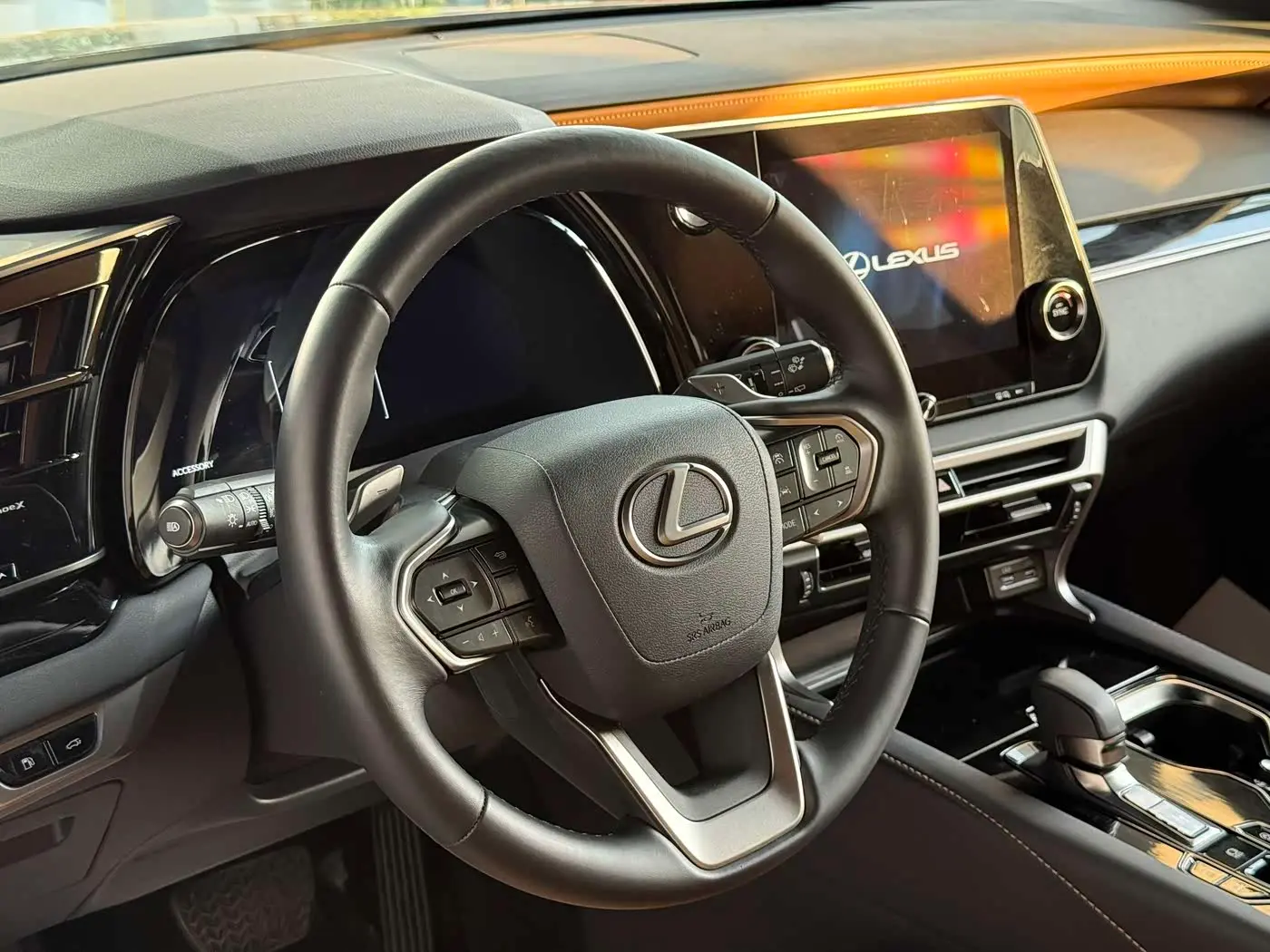 Lexus RX 2025 — Şəkil 8/16