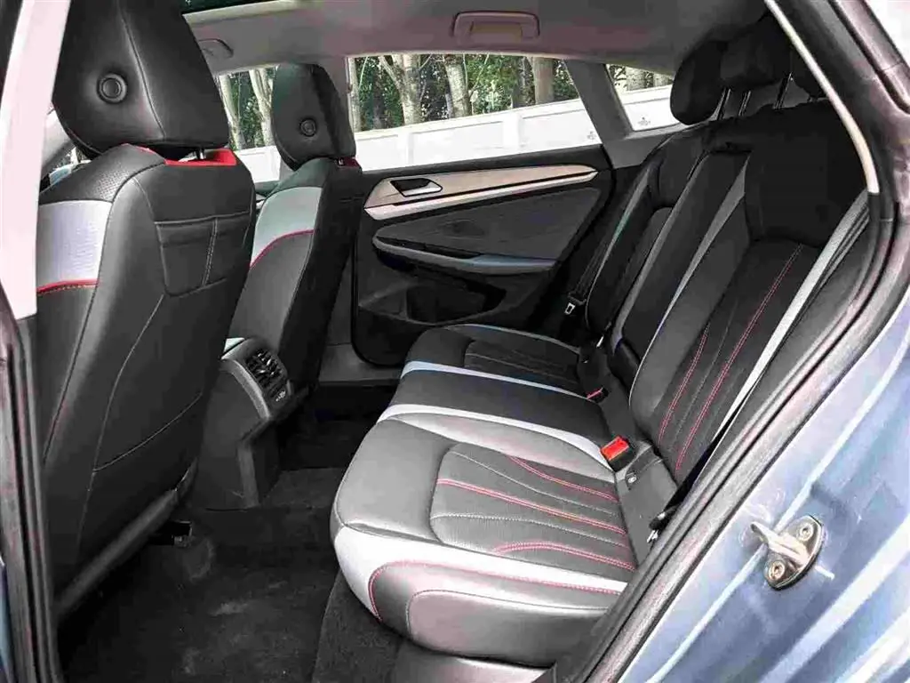 Volkswagen Lamando 2022 — Photo 9/11