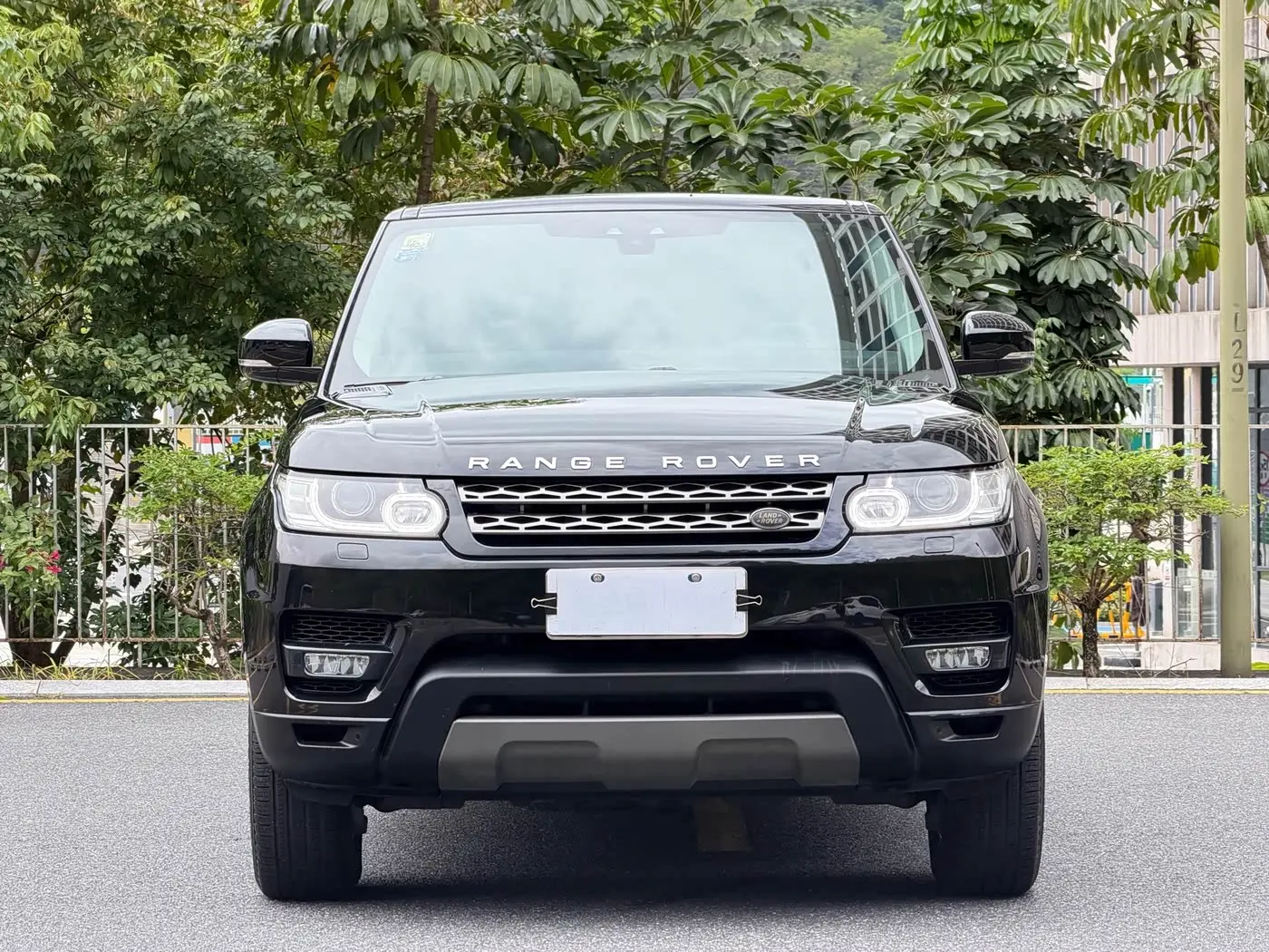 Land Rover Range Rover Sport 2017 — Photo 2/19