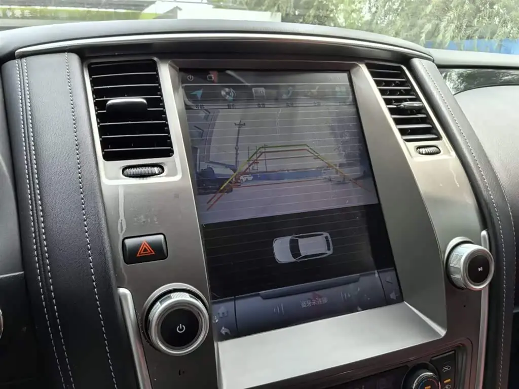 Nissan Patrol 2020 — Photo 8/12