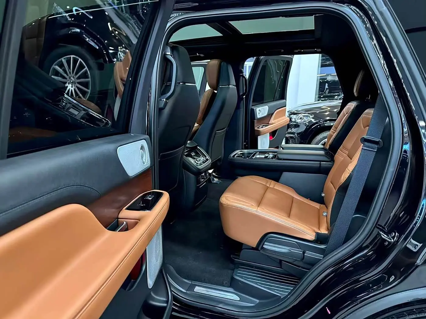 Lincoln Navigator 2022 — Photo 7/9