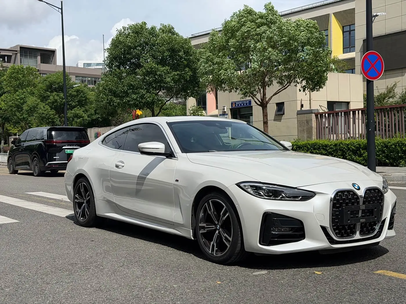 BMW 4 Series 2021 — Photo 1/18