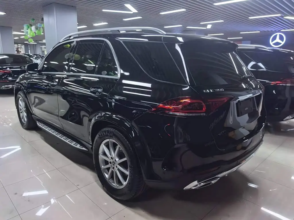 Mercedes-Benz GLE 2021 — Photo 11/17