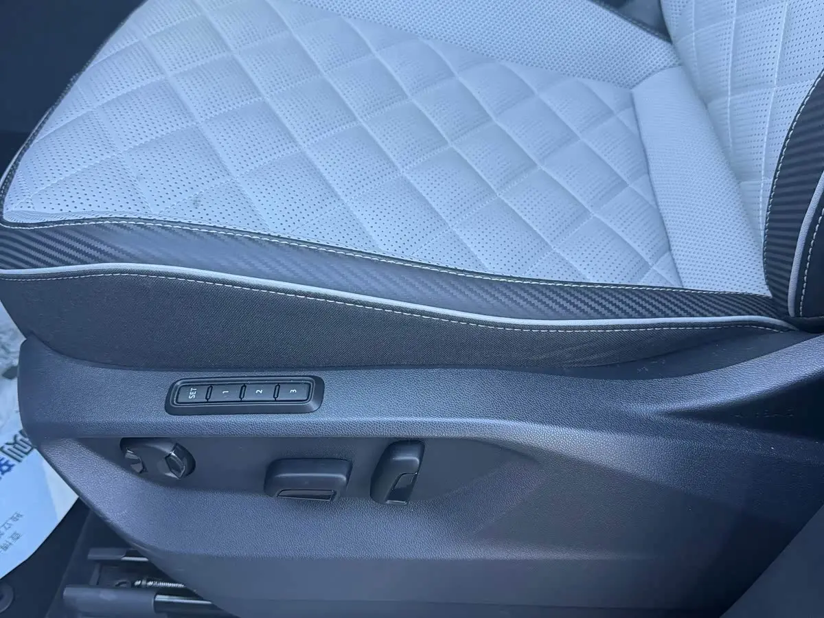 Volkswagen Tayron X 2023 — Şəkil 13/19