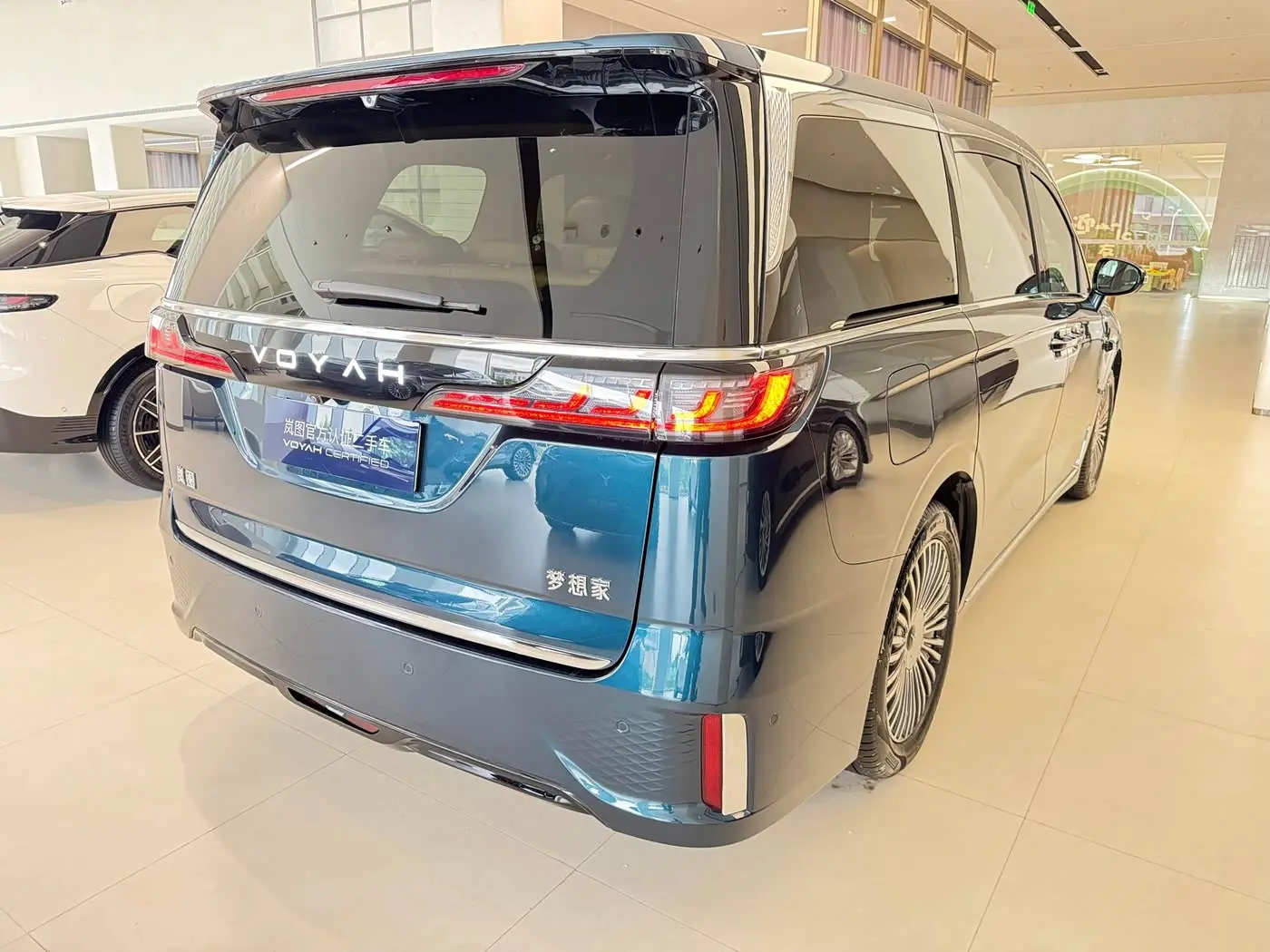 Voyah Auto Voyah Dreamer 2025 — Photo 10/10