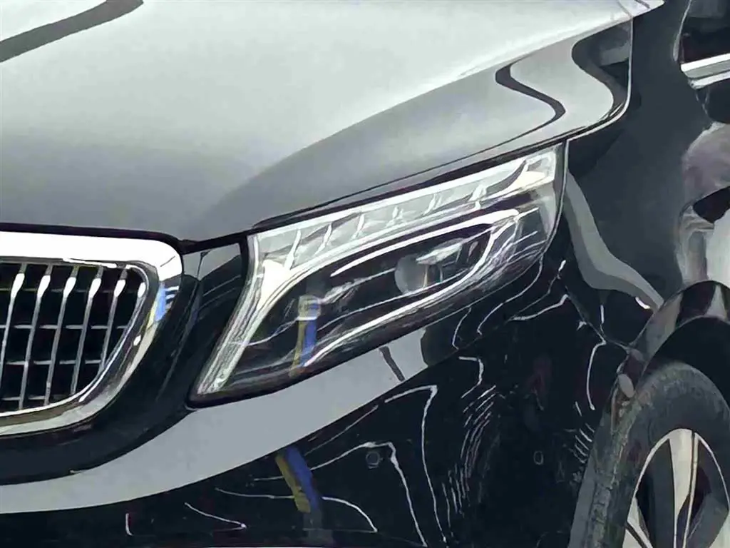 Mercedes-Benz V-Class 2023 — Photo 3/20