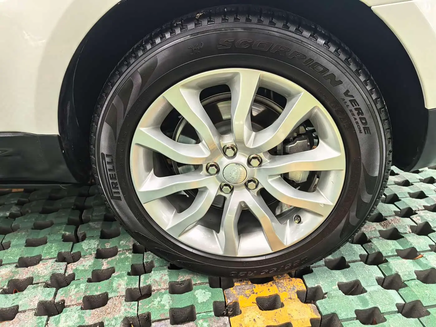 Land Rover Range Rover Sport 2017 — Photo 19/20