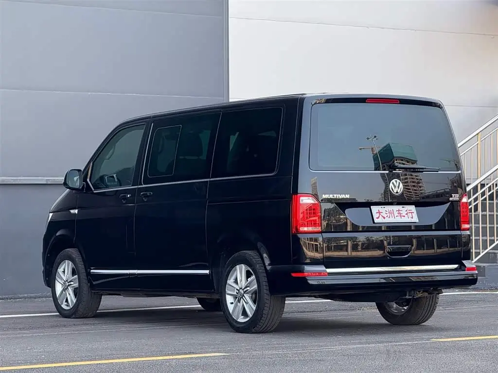 Volkswagen Multivan 2016 — Photo 8/20