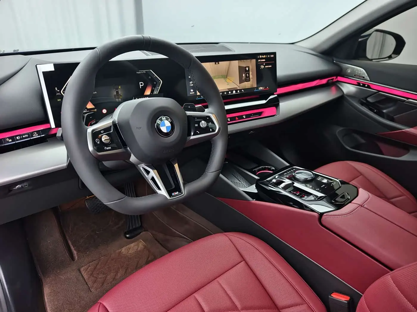 BMW 5 Series 2025 — Photo 7/17