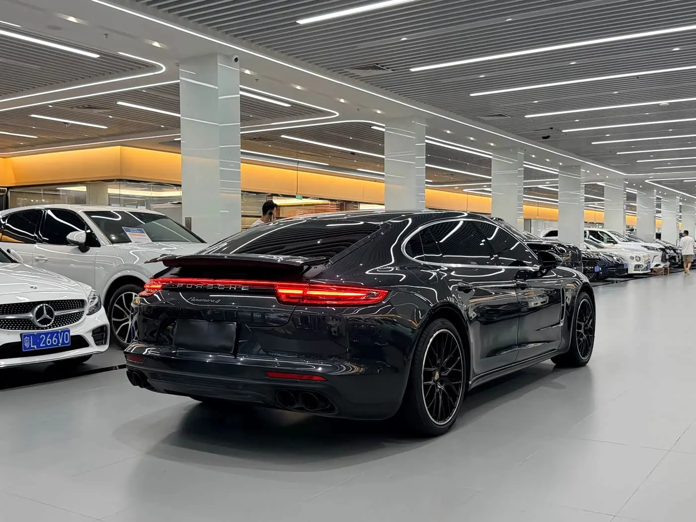 Porsche Panamera 2020 — Фото 18/18