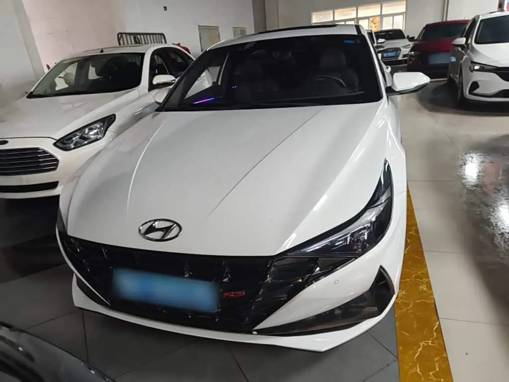 Hyundai Elantra 2023 — Фото 3/20