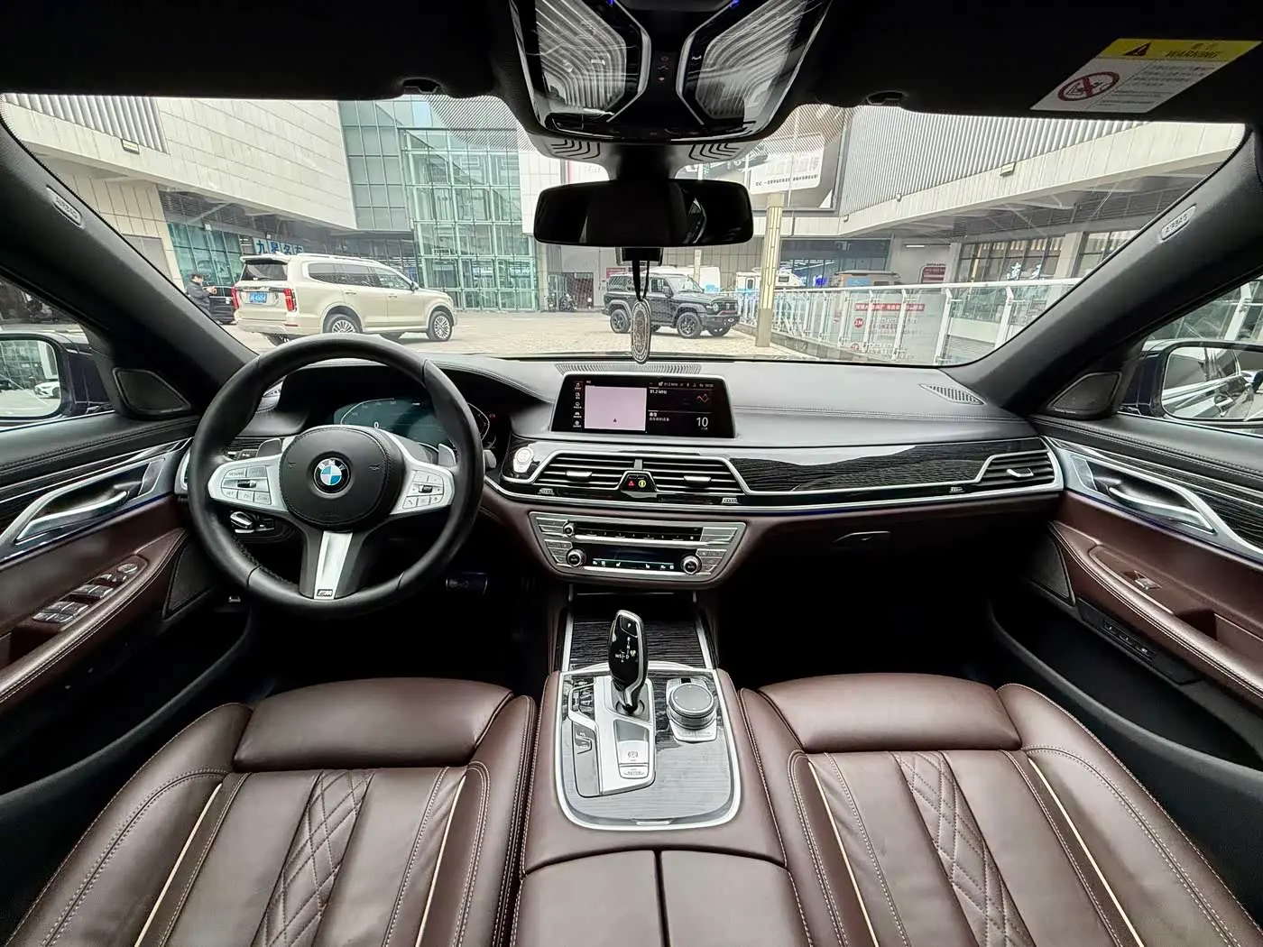 BMW 7 Series 2021 — ფოტო 6/7