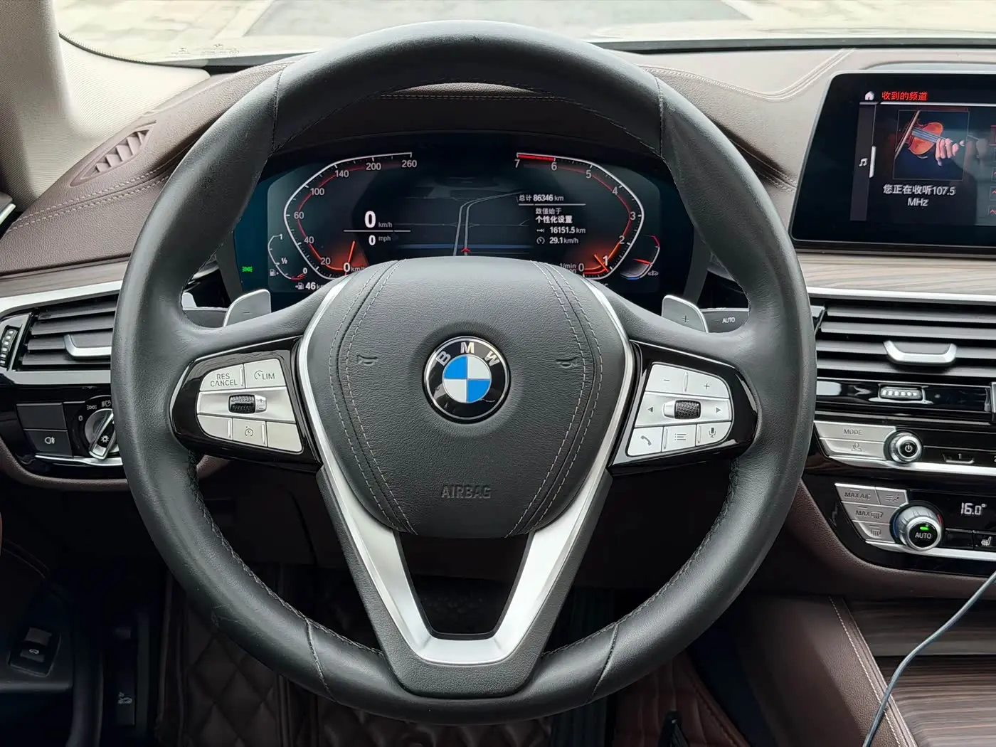 BMW 5 Series 2019 — Şəkil 10/20