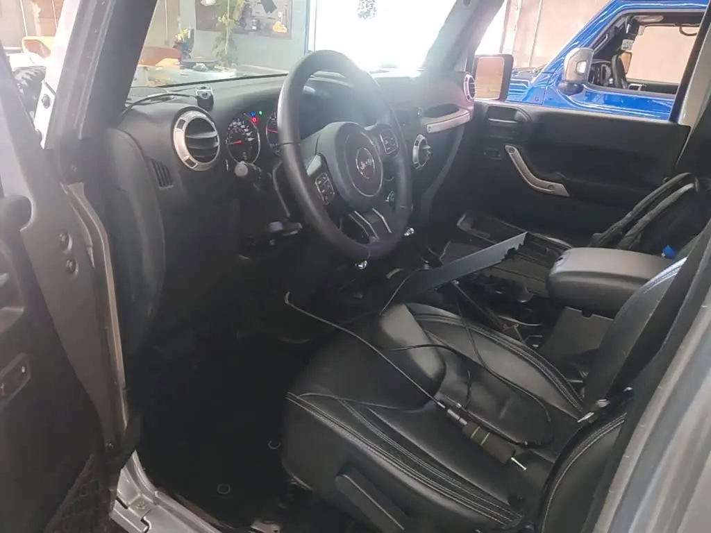 Jeep Wrangler 2017 — Photo 16/20