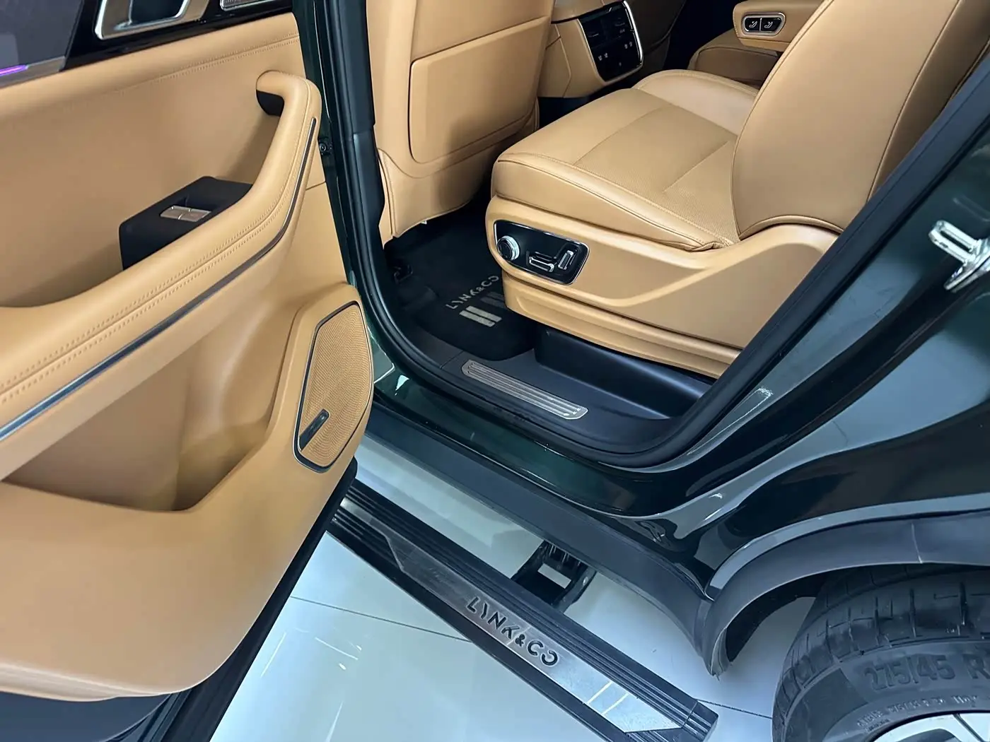 Lynk & Co 09 EM-P 2024 — Photo 15/20