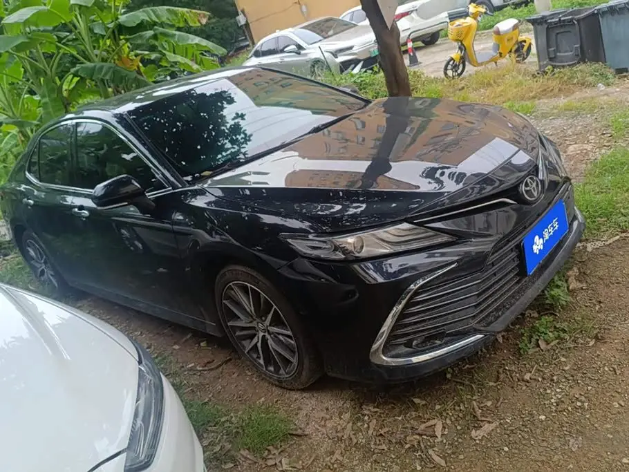 Toyota Camry 2022 — Фото 1/16
