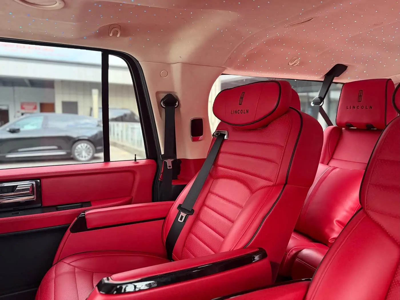 Lincoln Navigator 2017 — Фото 9/16