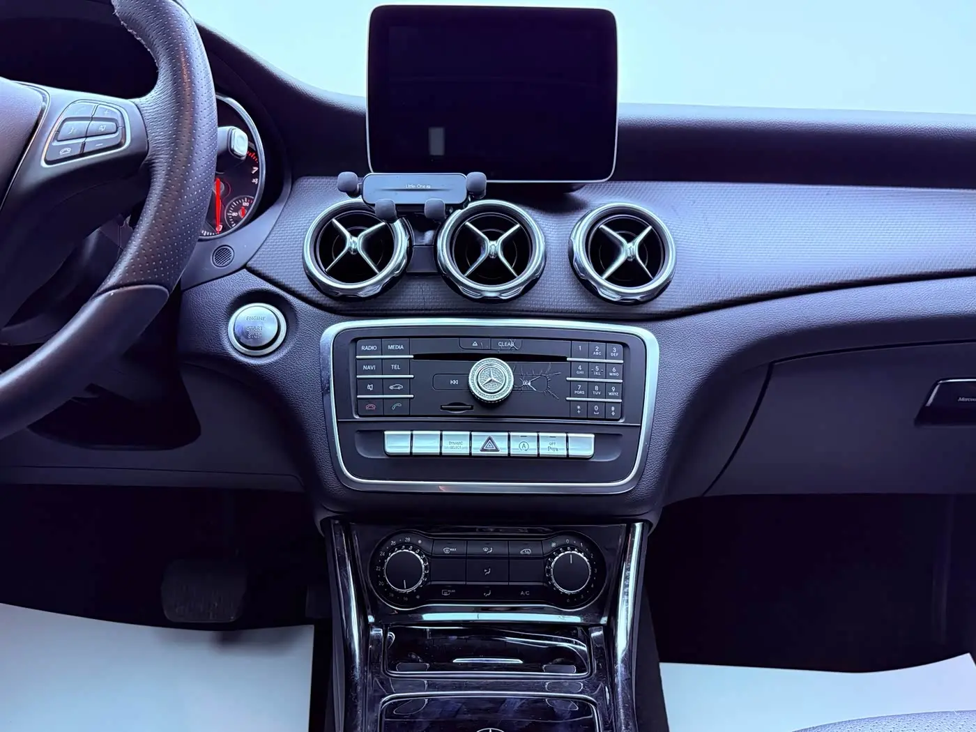 Mercedes-Benz GLA 2017 — Şəkil 15/20