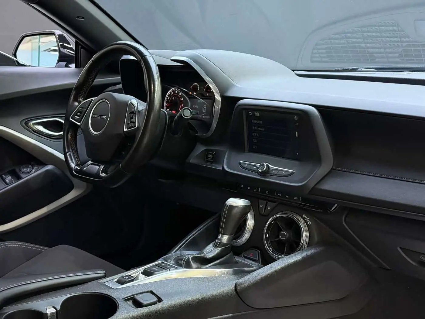 Chevrolet Camaro 2017 — Şəkil 2/8