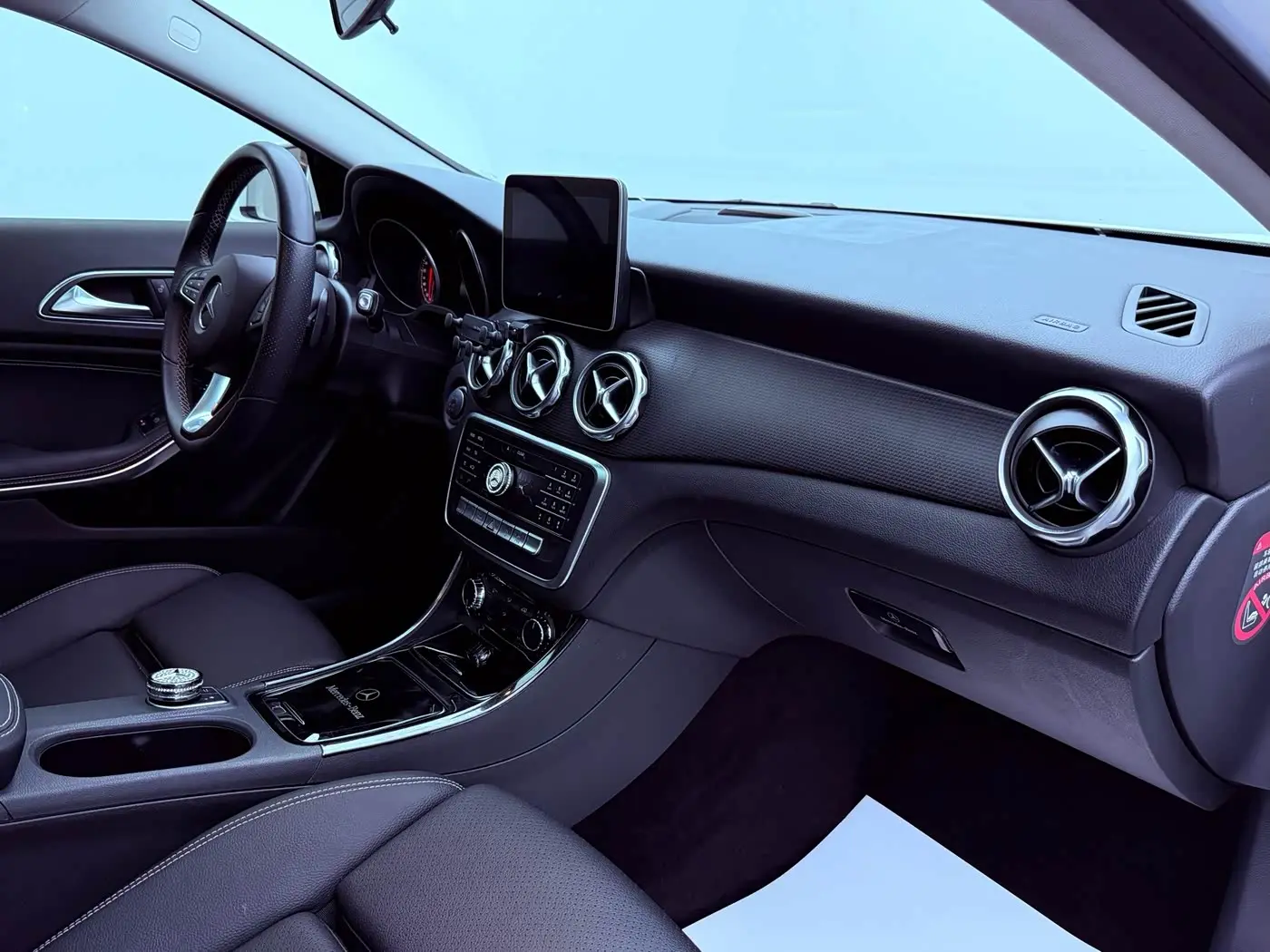 Mercedes-Benz GLA 2017 — Şəkil 20/20
