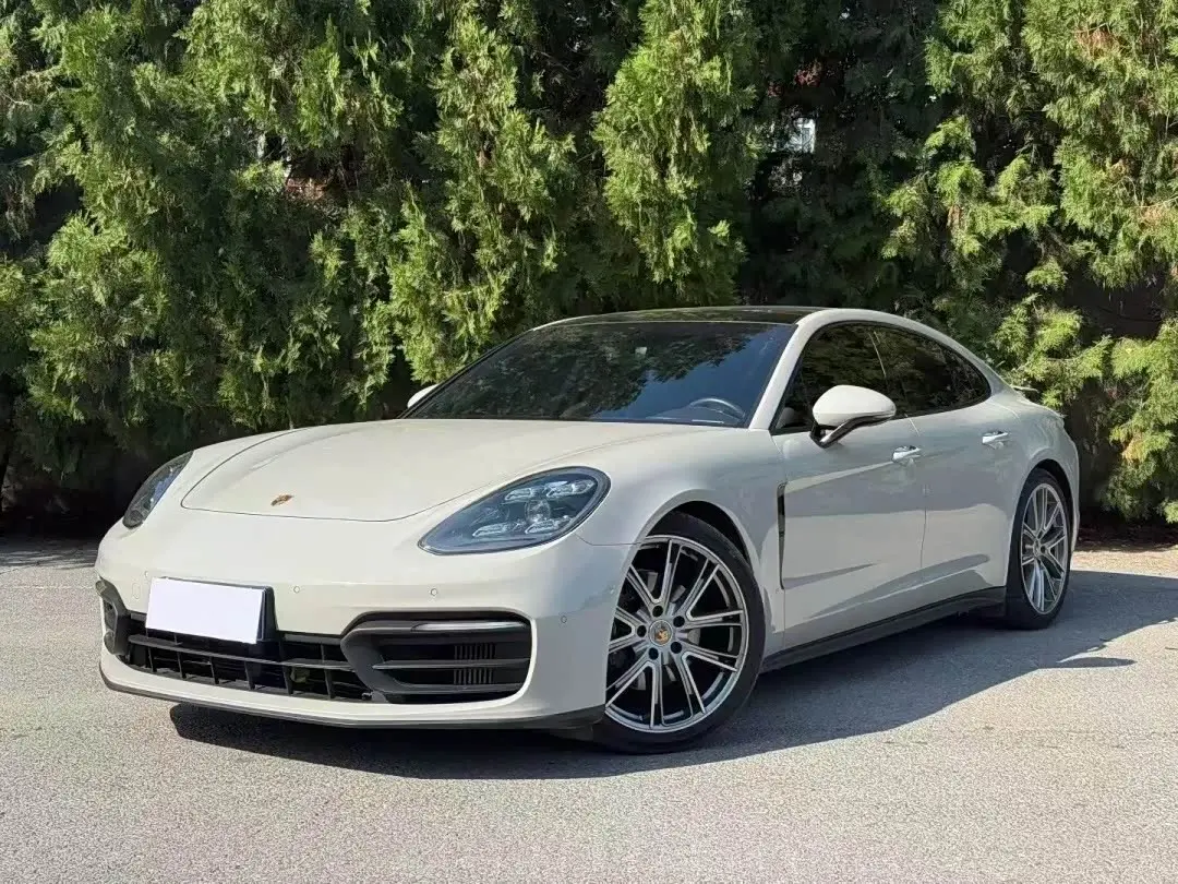 Porsche Panamera 2022 — Photo 1/5