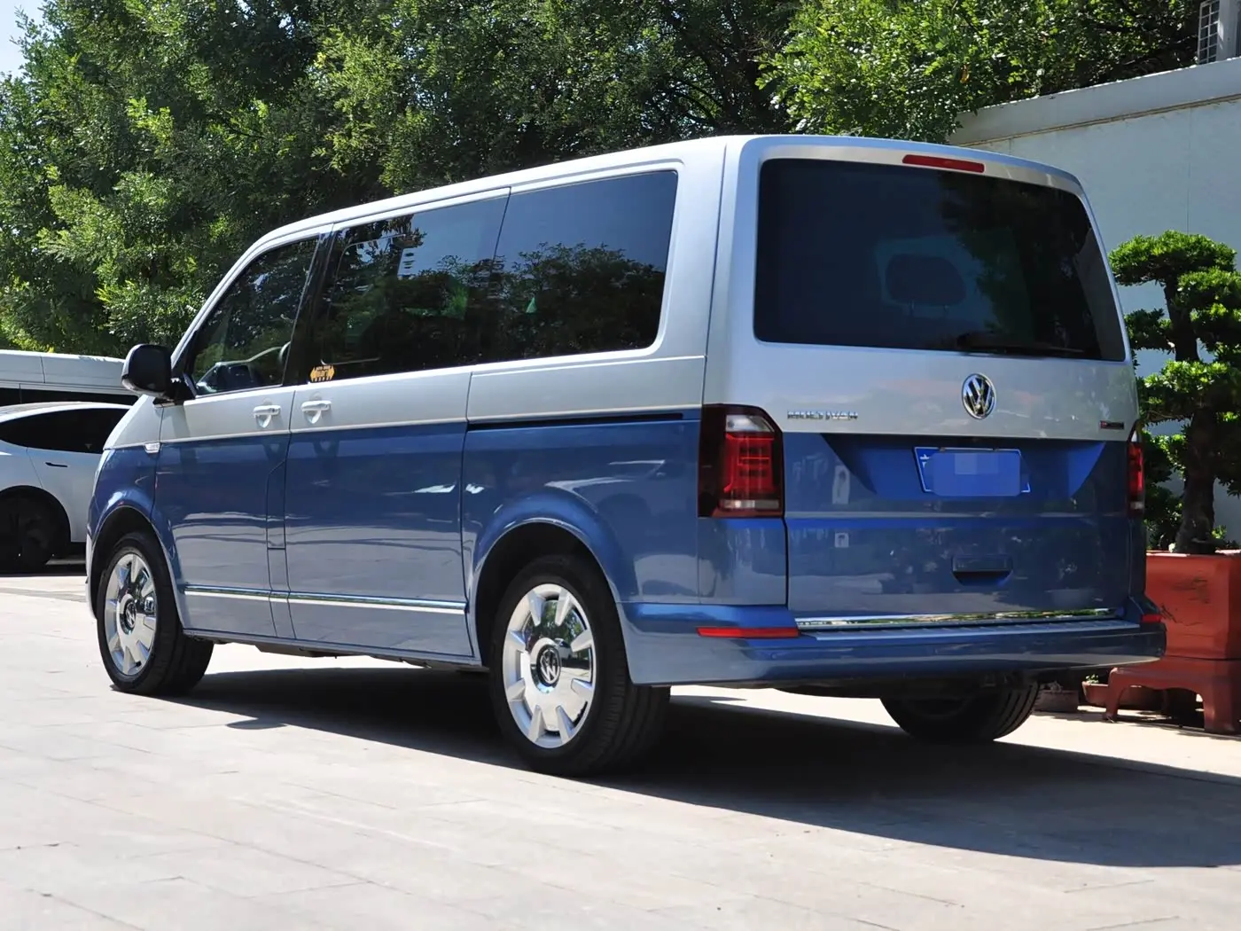 Volkswagen Multivan 2019 — Photo 4/15