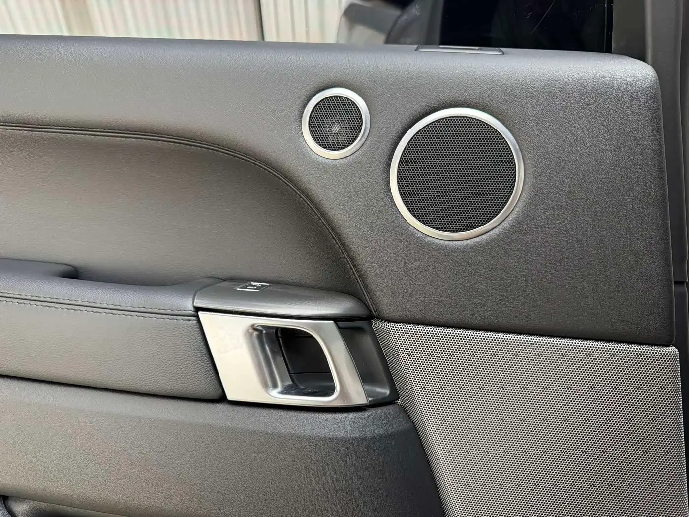 Land Rover Range Rover Sport 2017 — Photo 10/12