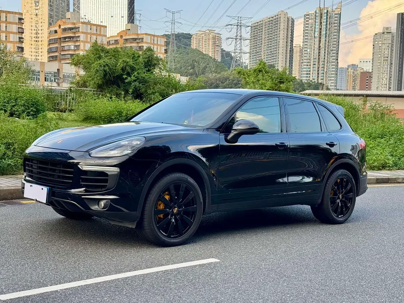 Porsche Cayenne 2015 — Photo 1/17